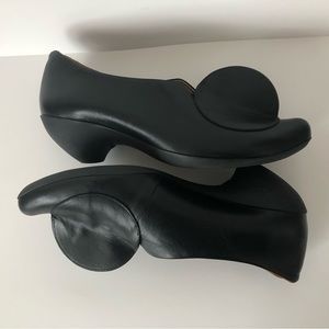 Tracey Neuls Low Top black leather shoes size 40